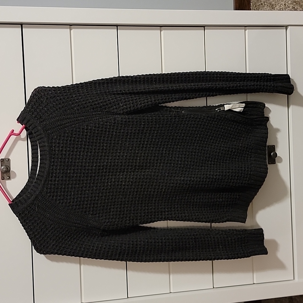 Dark grey crew neck sweater